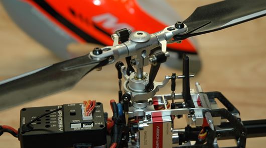 Small 200 Size Heli Benefits Greatly From A DFC Head Linkage System